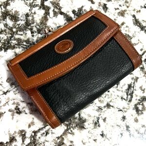 🦆 DOONEY & BOURKE TRIFOLD
BLACK AND TAN LEATHER KISSLOCK
POUCH COIN BAG VINTAGE